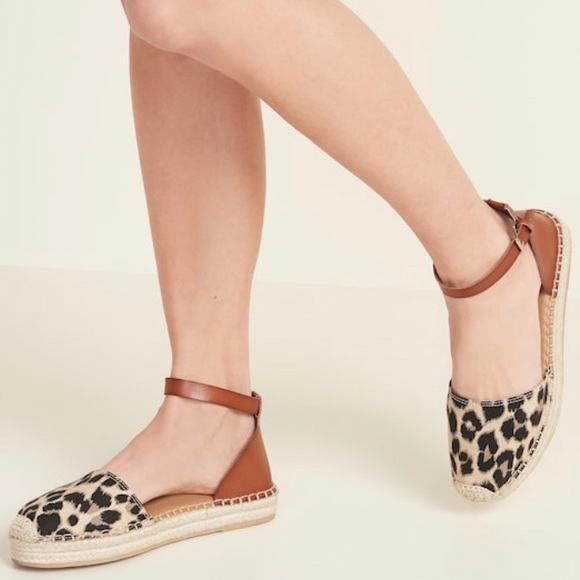 old navy closed toe sandals